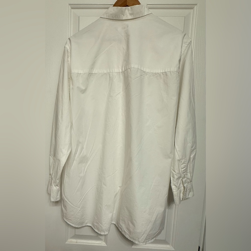 **Lowrys Farm Classic White Button-Up Shirt – Women’s Size F/Medium** - Picture 2 of 4